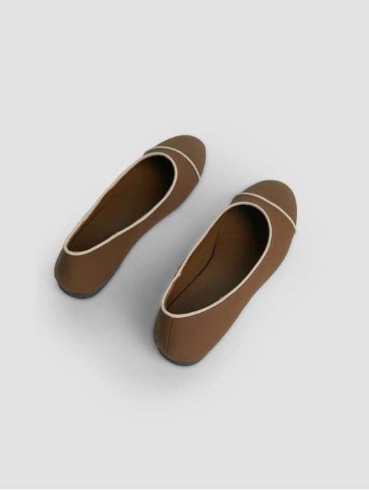 Soft Leather Shallow Mouth Flat Granny Shoes